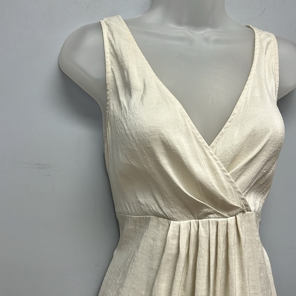 Eileen Fisher Women’s Ivory Sleeveless Silk Blouse Size Medium - Picture 3 of 11